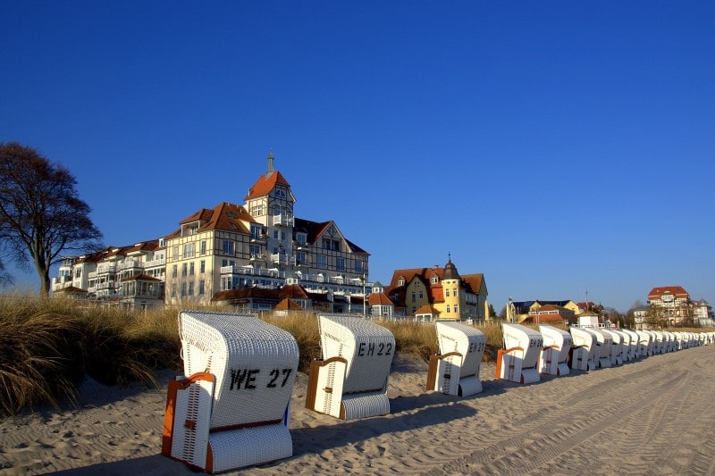 Blick vom Strand auf das Haus Meeresblick in Kühlungsborn an der Ostsee