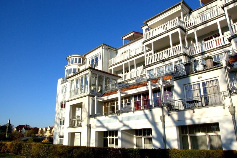 Außenansicht der exklusiven Ferienwohnung 1.07 im Haus Meeresblick in Kühlungsborn in grandioser Lage direkt an der Ostsee: MeeresBlick | Urlaubstraum an der Ostsee