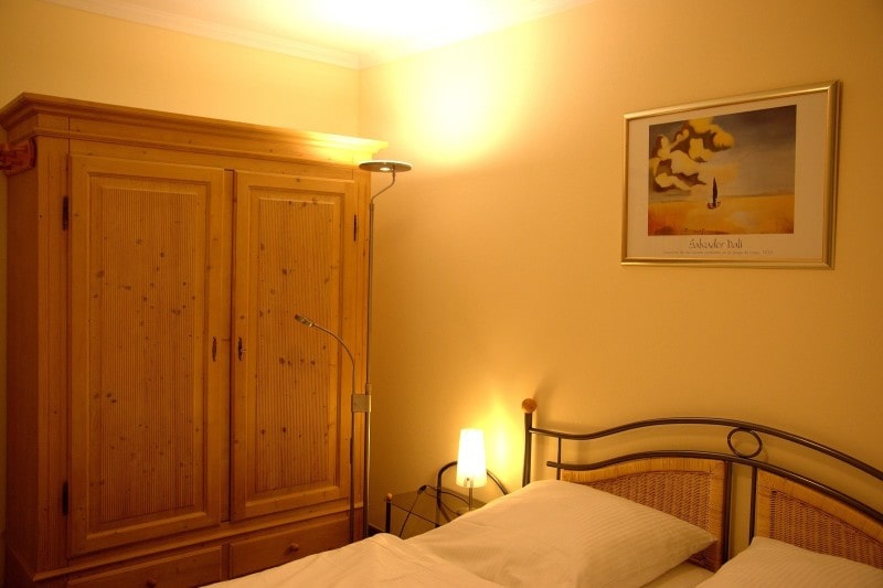 Schlafzimmer der exklusiven Ferienwohnung 1.07 im Haus Meeresblick in Kühlungsborn in grandioser Lage direkt an der Ostsee: MeeresBlick | Urlaubstraum an der Ostsee