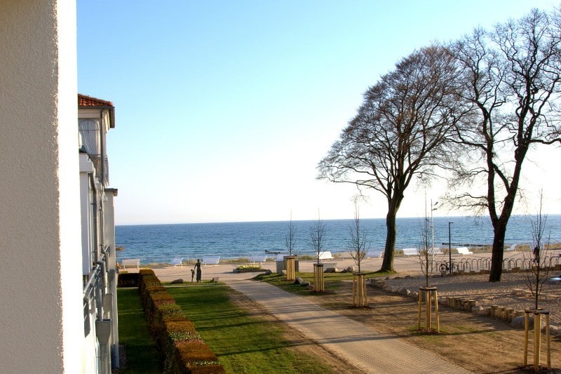 Meerblick vom Balkon der exklusiven Ferienwohnung 1.07 im Haus Meeresblick in Kühlungsborn in grandioser Lage direkt an der Ostsee: MeeresBlick | Urlaubstraum an der Ostsee