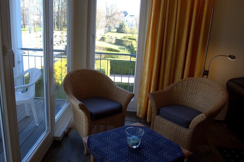 Wohnbereich der exklusiven Ferienwohnung 1.07 im Haus Meeresblick in Kühlungsborn in grandioser Lage direkt an der Ostsee: MeeresBlick | Urlaubstraum an der Ostsee